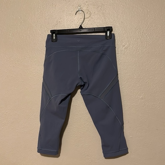 Lululemon Cool To Street Crop
Blue Denim / Banana Leaf Blush Quartz - Picture 10 of 12